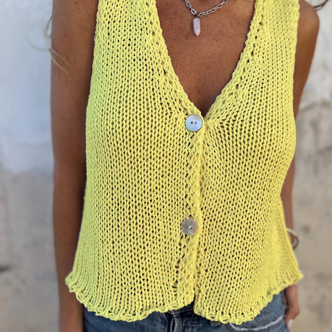 Women's Elegant V-Neck Sleeveless Blouse -