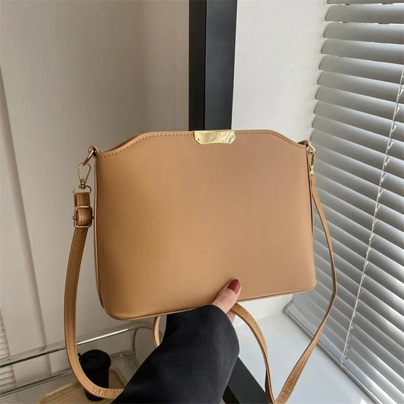 Minimalist Crossbody Bag, Stylish Metal Decor Bucket Bag, Simple Shoulder Bag for Women Luxury Bag, Retro Shell Handbags Purses